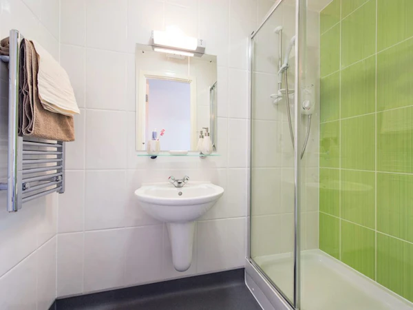 bookmyuniroom student rooms bathroom ty ni bangor uk