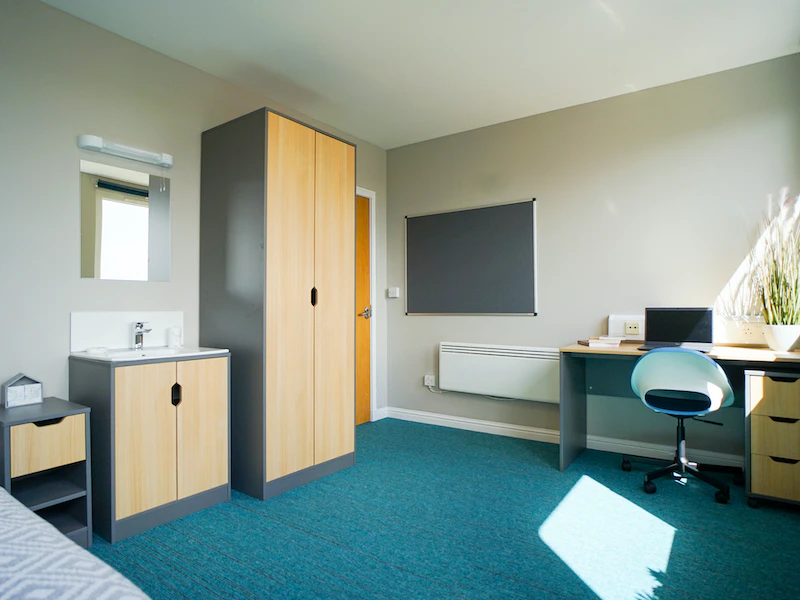 bookmyuniroom student Accommodation ensuite  8 Roxburgh  Edinburgh UK