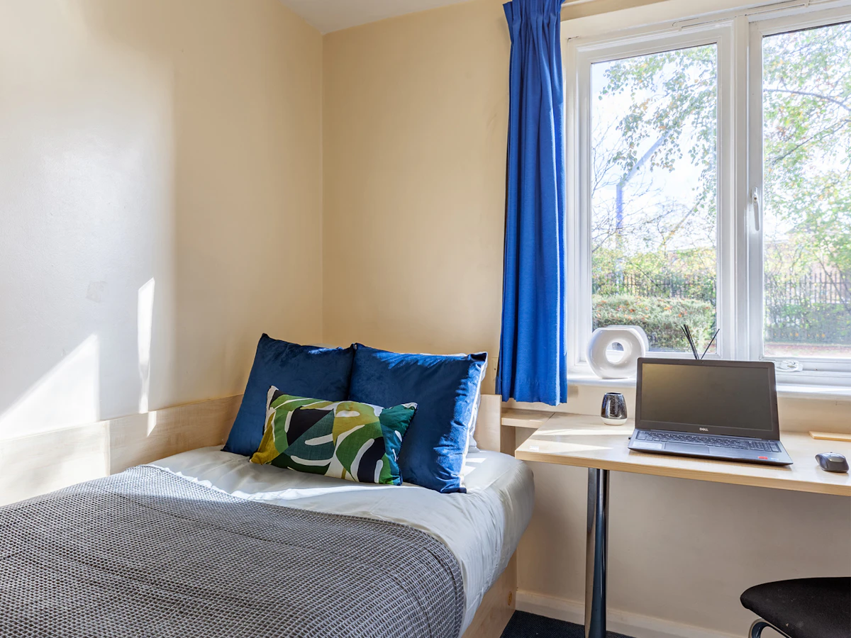 bookmyuniroom student accommodation classic ensuite bed calthorpe court birmingham uk