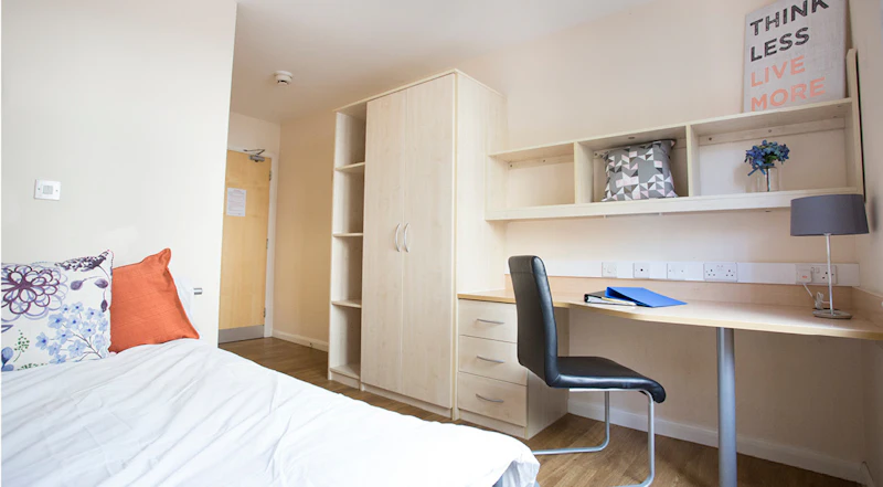 bookmyuniroom student Accommodation ensuite  Heald Court Manchester UK