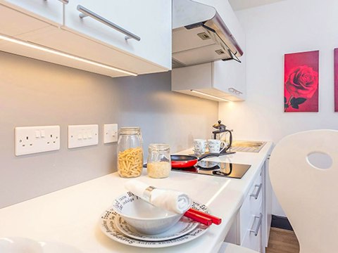 bookmyuniroom student rooms 1 bed apartment kitchen amenities marland house southampton uk